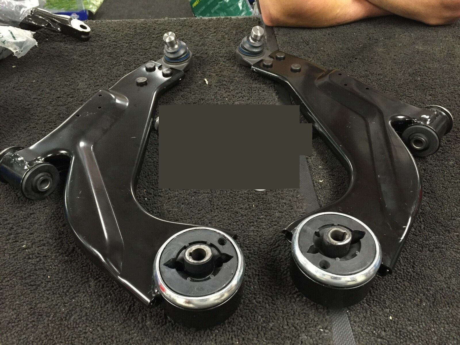 FIT FOR FORD MONDEO MK3 2000-2007 2 FRONT LOWER WISHBONE ARMS WITH FITTING BOLTS