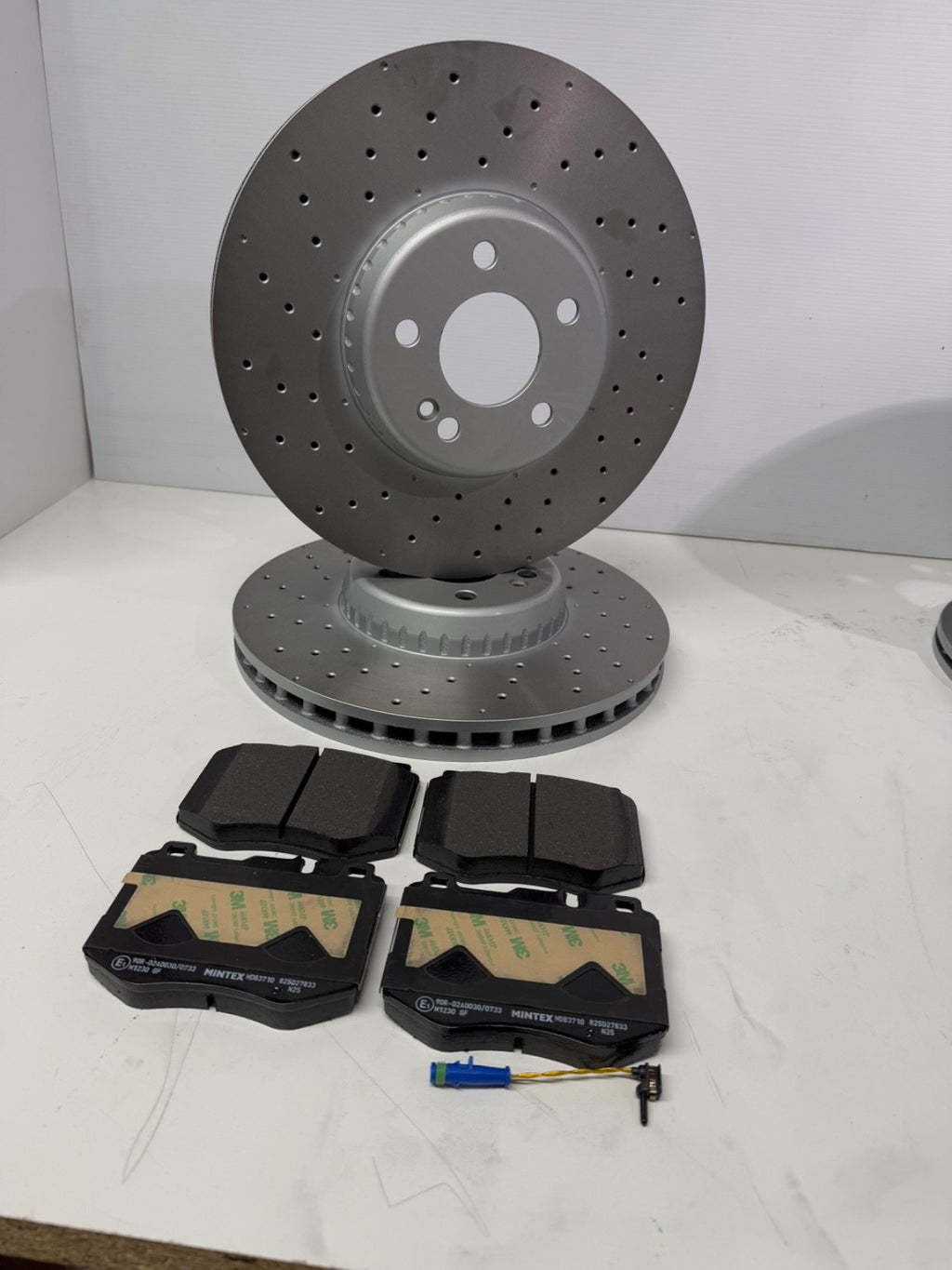 FOR C-CLASS C350 E SPORT PREMIUM (MK4 (W205))  FRONT REAR DRILLED DISCS AND PADS