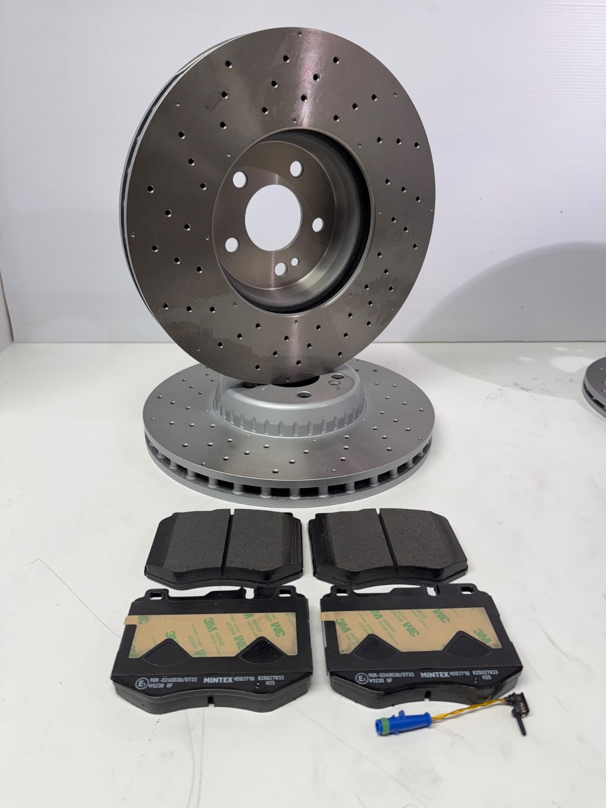 FOR C-CLASS C350 E SPORT PREMIUM (MK4 (W205))  FRONT REAR DRILLED DISCS AND PADS