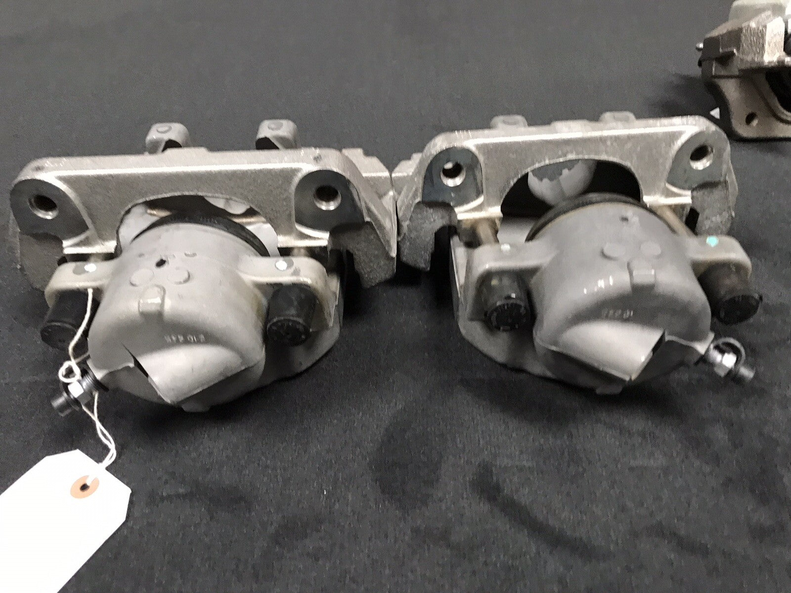 2 GENUINE FRONT BRAKE CALIPER CARRIER BMW 5SER E60 E61 SALOON+TOURING ESTATE