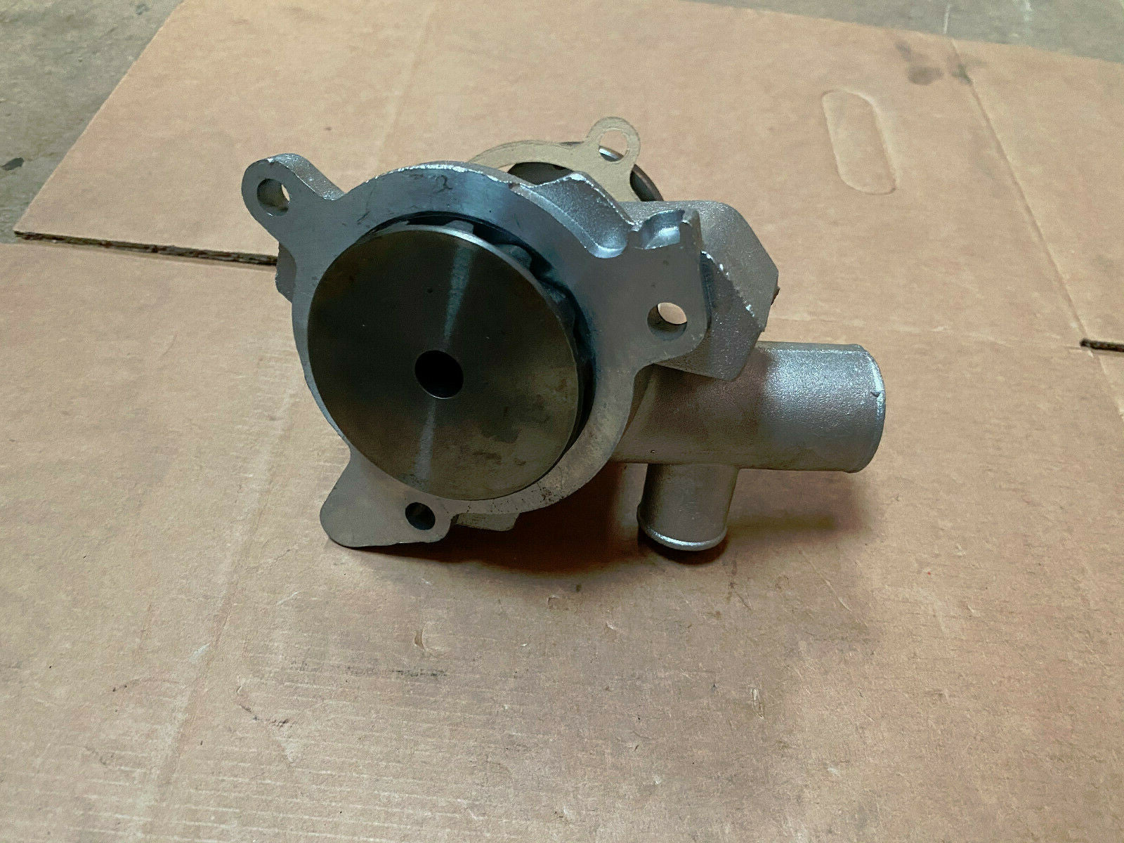 FOR BMW 320 323 325 E21 E30 520i 525e E28 M3 E30 WATER PUMP FWP1403