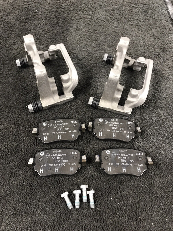 2 GENUINE VW REAR BRAKE CALIPER BRACKET +PADS SEAT LEON CUPRA SC ST 5F 5E VRS