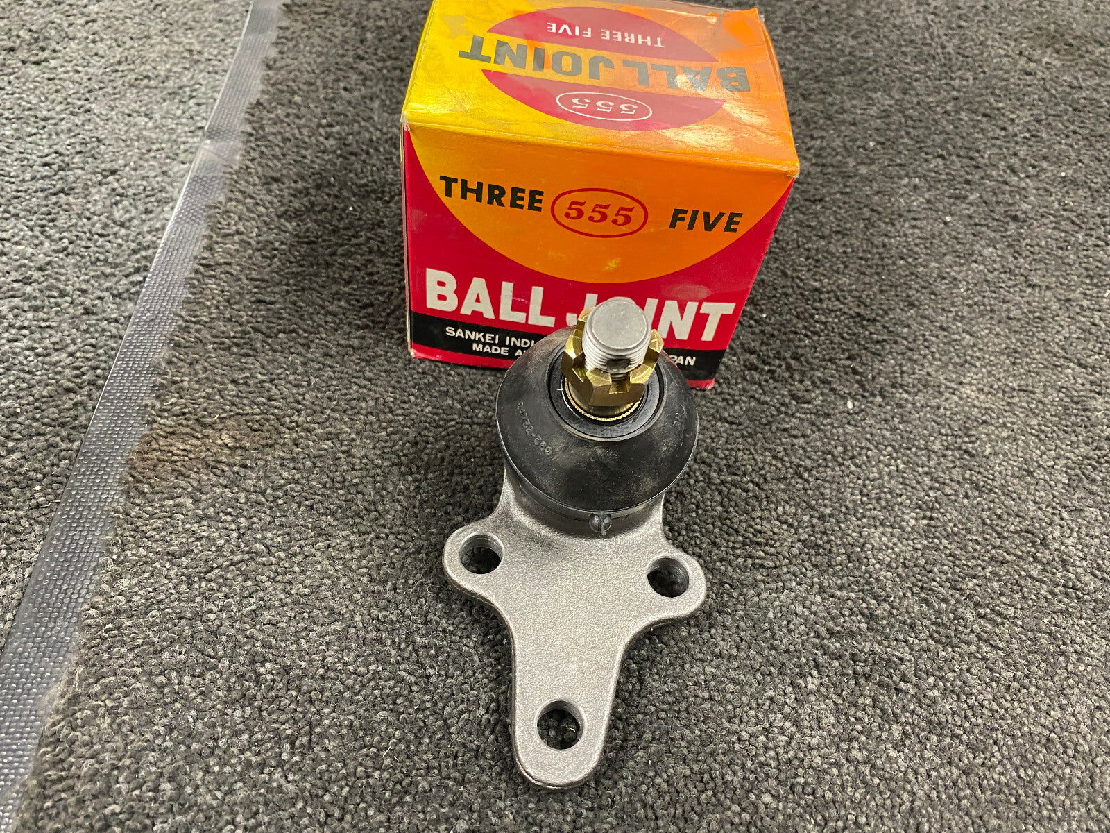 FRONT LOWER BALL JOINT FIT TOYOTA HI-LUX 2.5 D4D KDN145 KDN150 J43 330 39295
