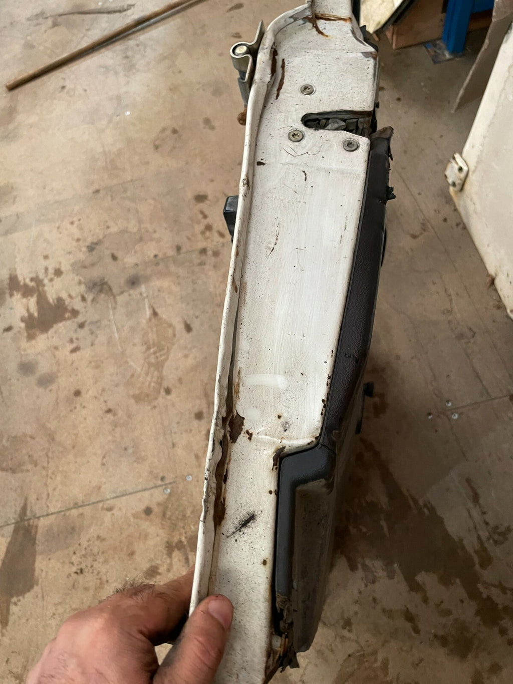 LANDROVER DEFENDER  90110 TDi PASSENGER SIDE FRONT DOOR COMPLETE NO ROT