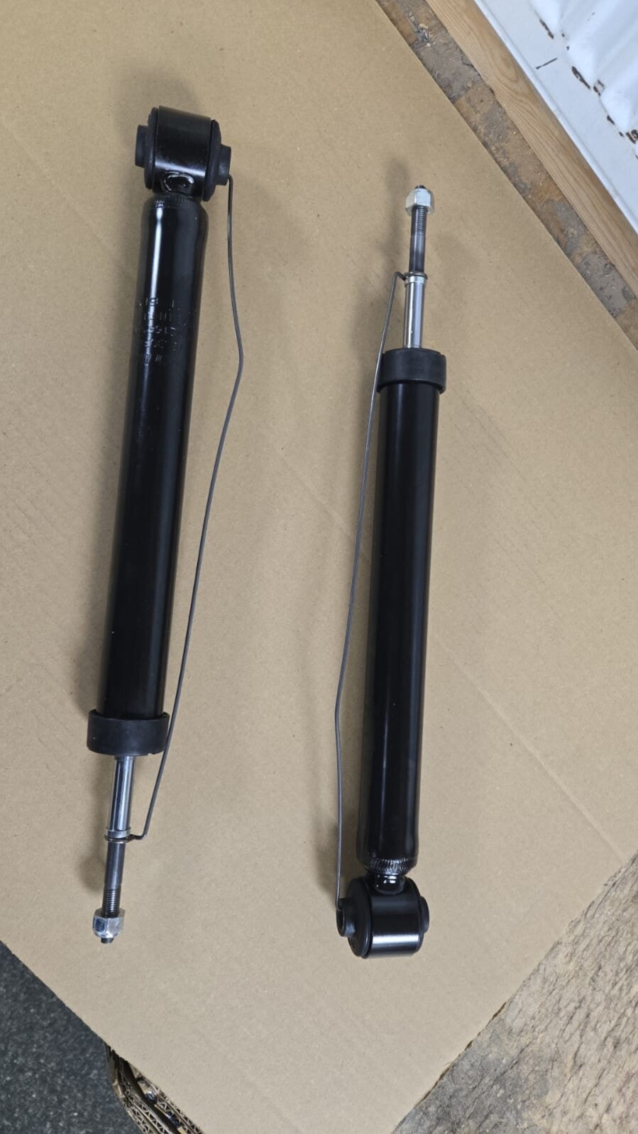 HYUNDAI i20 1.0 1.2 1.3 1.4 CRDi 2014-20 2 REAR SHOCK ABSORBER PAIR 55310C8000