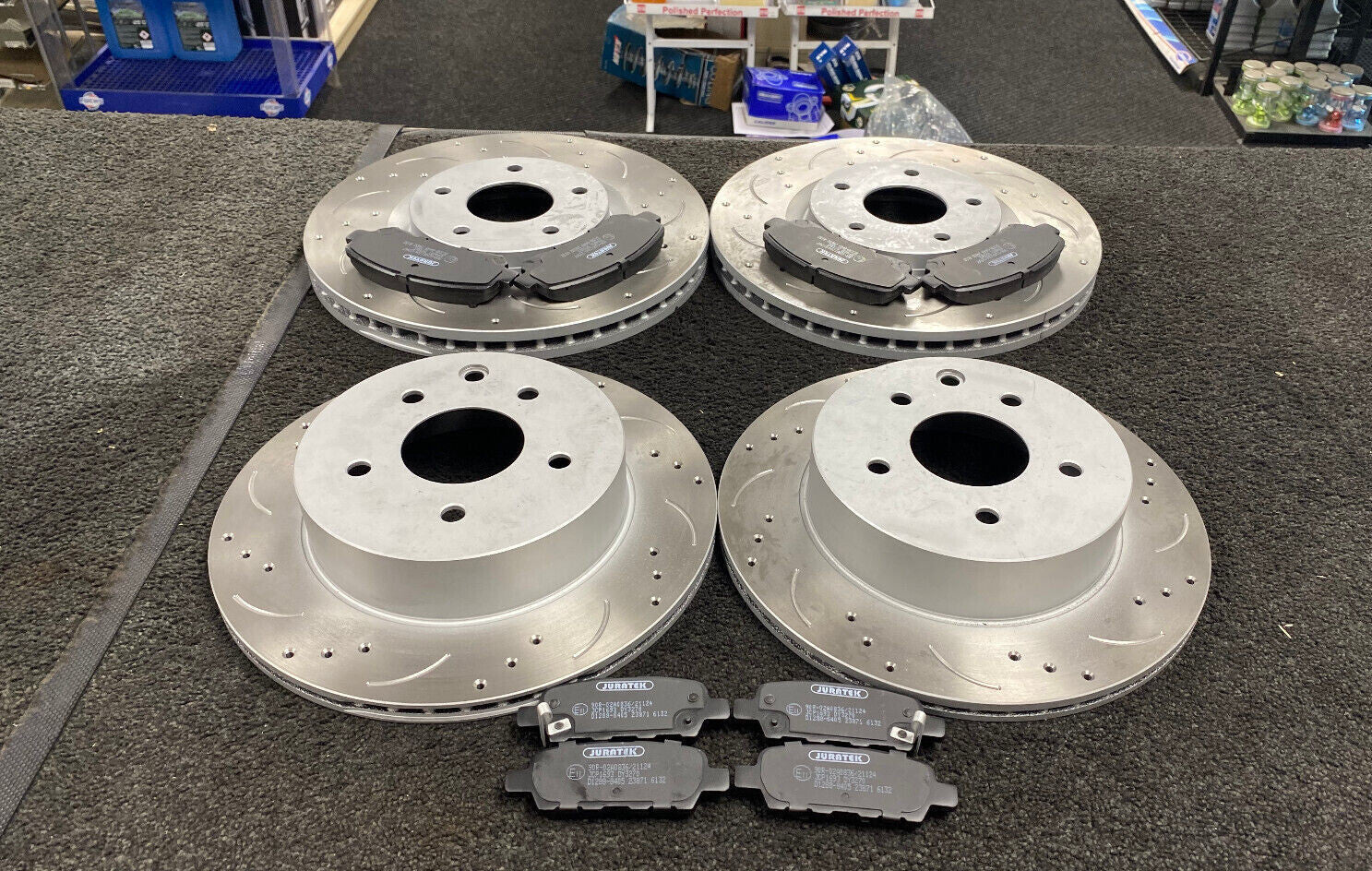 FOR QASHQAI DCI TEKNA (MK2 (J11)) FRONT & REAR DRILLED GROOVED BRAKE DISCS PAD