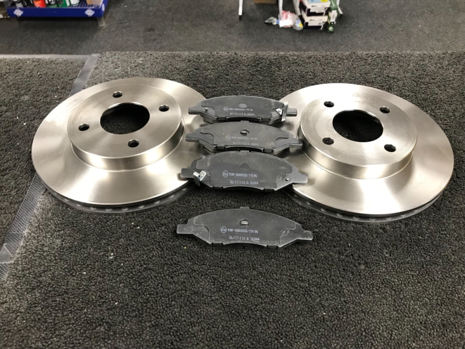FOR NISSAN CUBE 2002-2008 1.4 1.5 BGZ11 CHASSIS FRONT BRAKE DISCS BRAKE PADS 