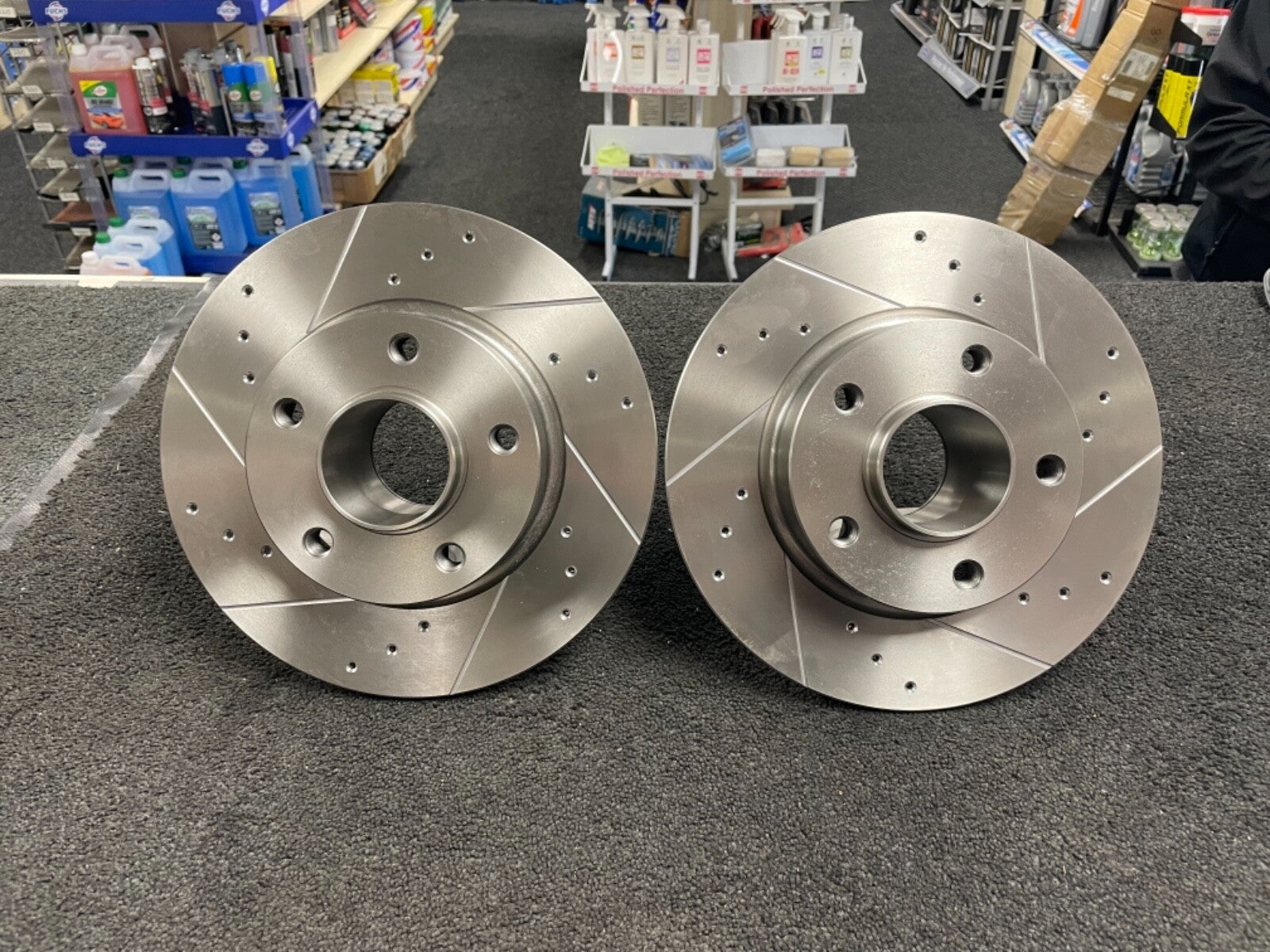 VAUXHALL VIVARO RENAULT TRAFIC BRAKE DISC DRILLED GROOVED BOSCH  0986479144