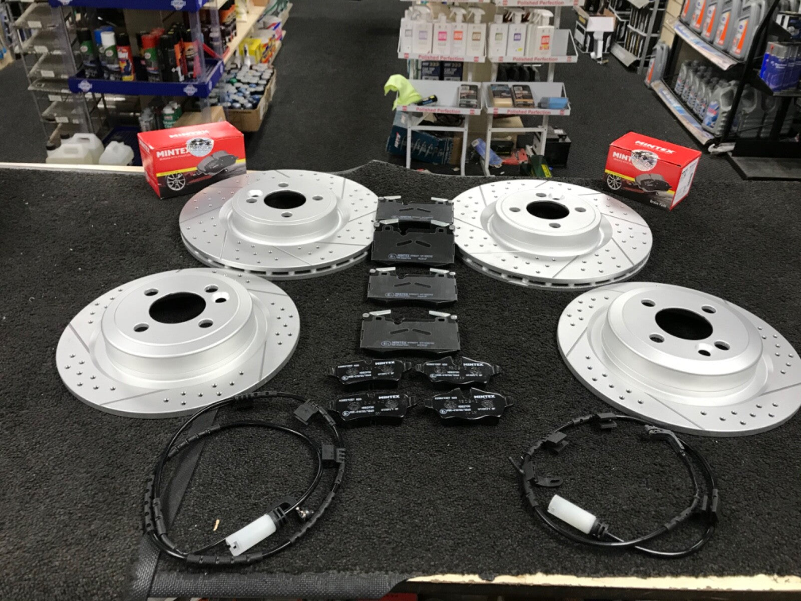 BMW MINI  JOHN COOPER WORKS R56 BRAKE DISC CROSS DRILLED GROOVED FRONT REAR PADS