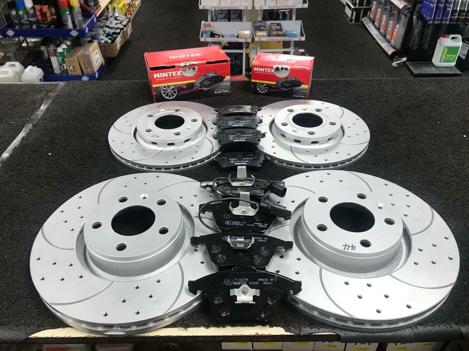 FOR AUDI A6 ALLROAD C6 3.0TDi DRILLED GROOVED FRONT REAR BRAKE DISCS PADS