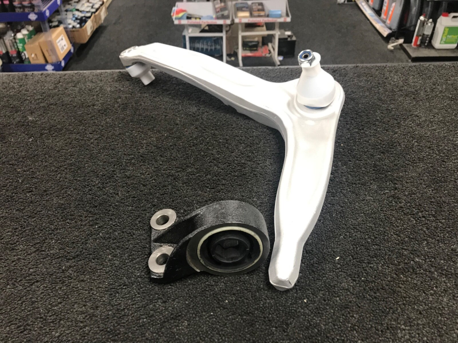 LOWER WISHBONE ARM WISHBONE WITH  BUSH DRIVER SIDE RH ROVER 75 MG ZTT ZT-T