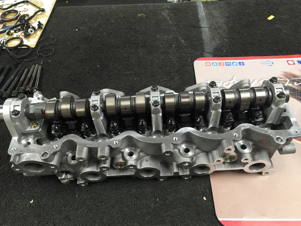 MAZDA BONGO FRIENDEE IMPORT 2.5TD WLT CYLINDER HEAD ASSEMBLED VALVE GASKET SET