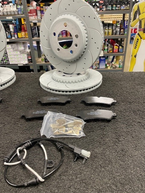 FOR DEFENDER 110 S (MK3 (L663)) FRONT REAR BRAKE DISCS DRILLED GROOVED PADS