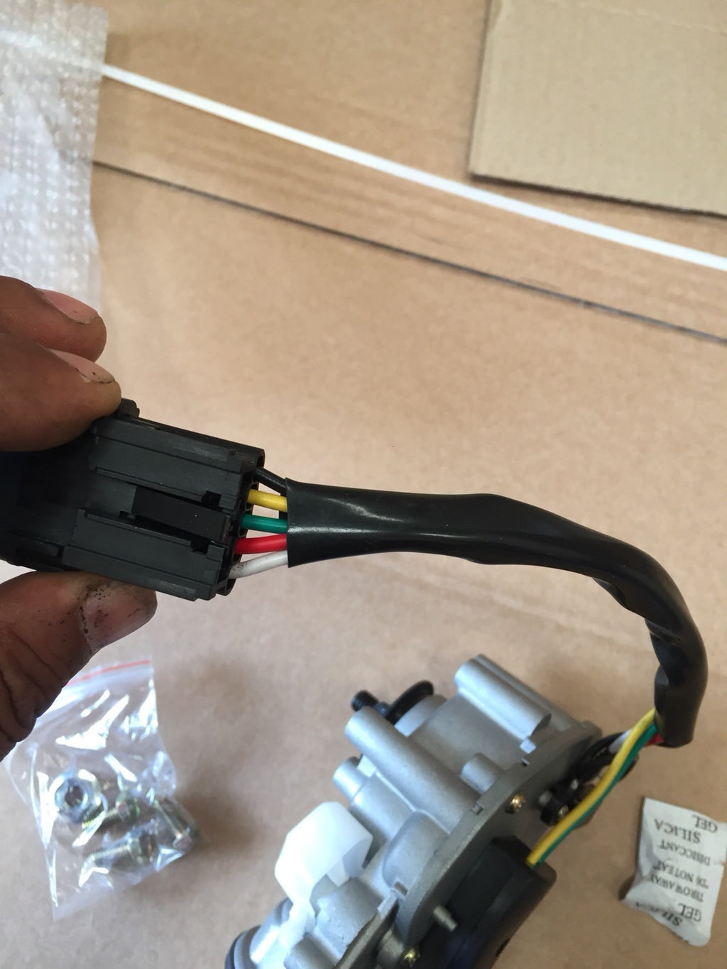 WIPER MOTOR FIT FOR  RENAULT TRAFIC VAUXHALL VIVARO NISSAN PRIMASTAR RHD ONLY  