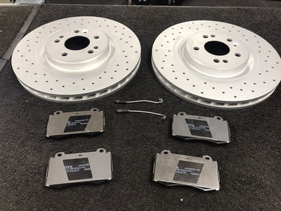FOR MERCEDES ML55 AMG W163 BRAKE DISC CROSS DRILLED MINTEX BRAKE PADS