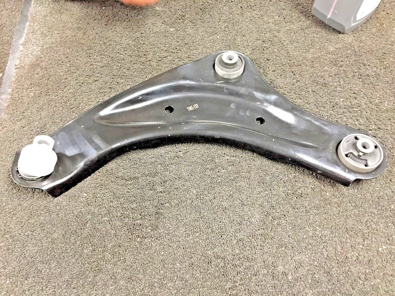 LOWER WISHBONE ARM LH PASSÉNGER SIDE For NISSAN JUKE DIG-T NISSAN LEAF ELECTRIC
