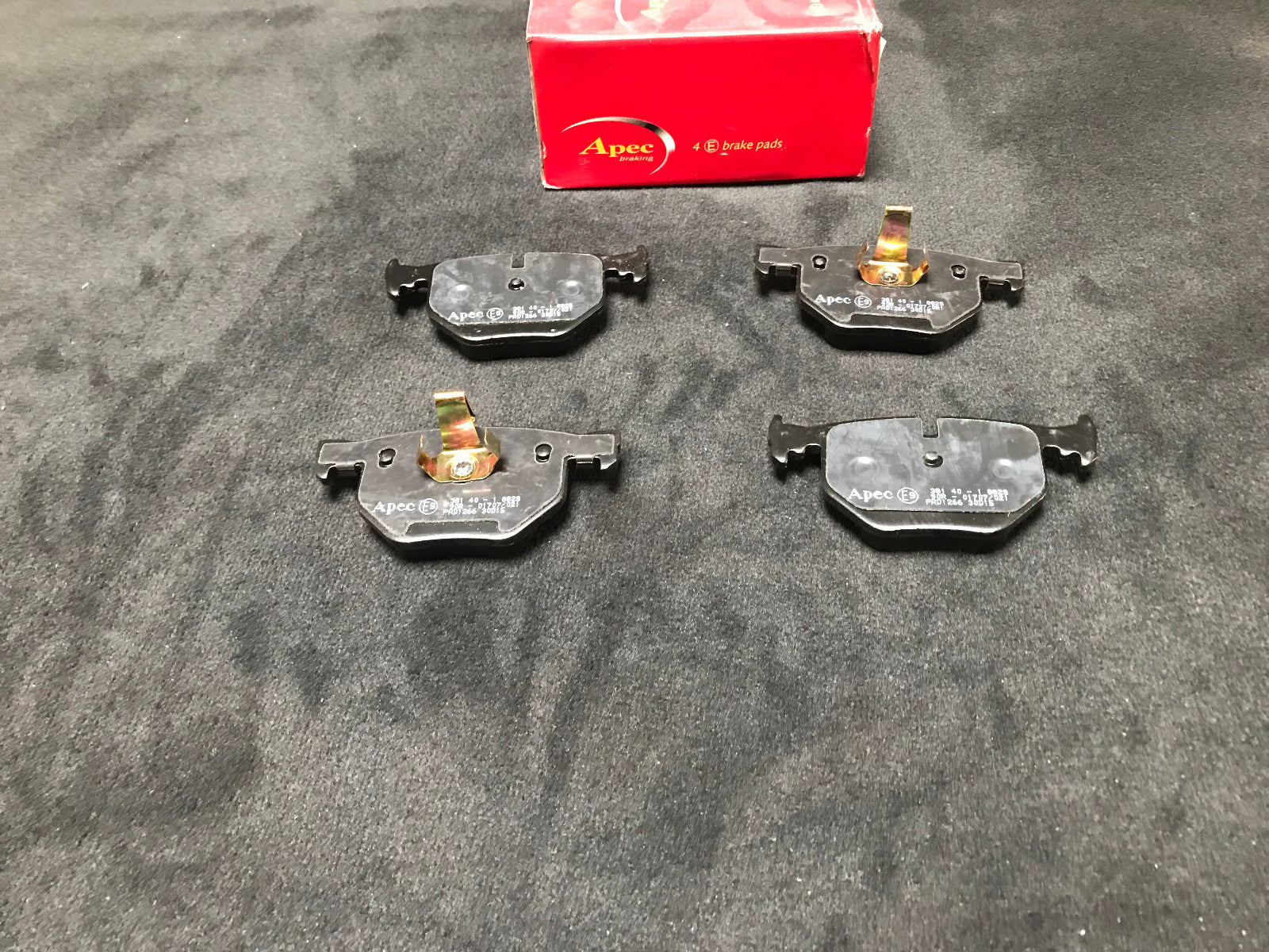 FOR BMW 735Li SALOON X5 X6 E70 E71 REARGENUINE APEC BRAKE PAD SET