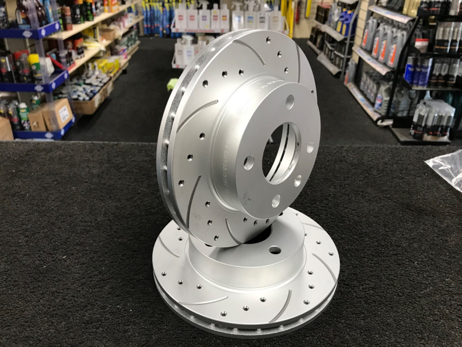 FORD ESCORT XR3I FIESTA ORION FRONT BRAKE DISCS DRILLED GROOVED 240MM VENTED