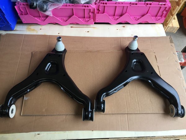 FOR IVECO DAILY 2.3TD 3.0TD 2.8TD LH RH  LOWER WISHBONE ARM & BALL JOINT BUSH
