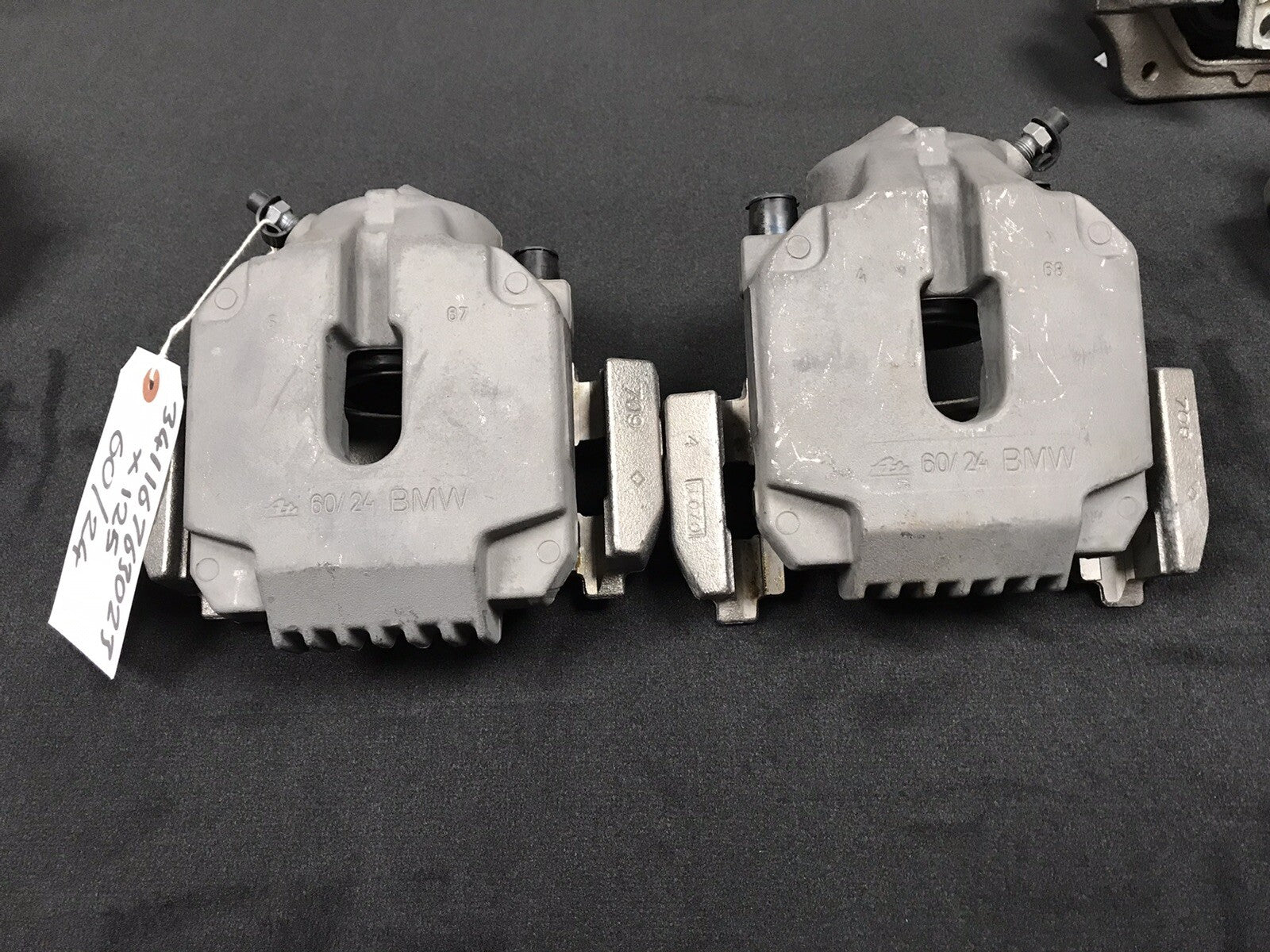 2 GENUINE FRONT BRAKE CALIPER CARRIER BMW 5SER E60 E61 SALOON+TOURING ESTATE