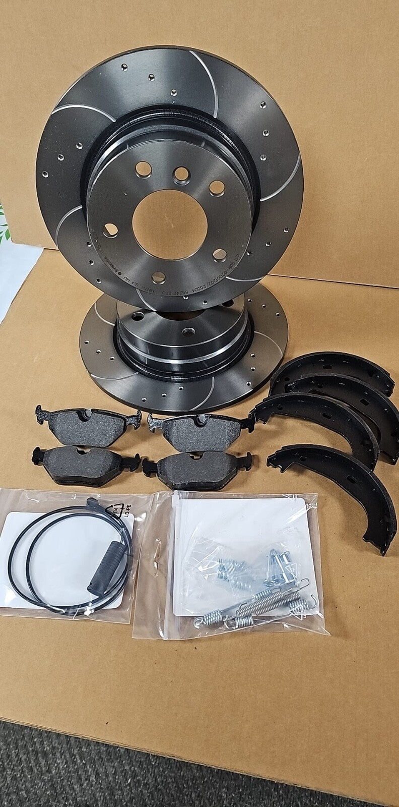 3 SERIES 320I (E36) BREMBO DRILLED BRAKE DISC PAD REAR HAND BRAKE SHOES
