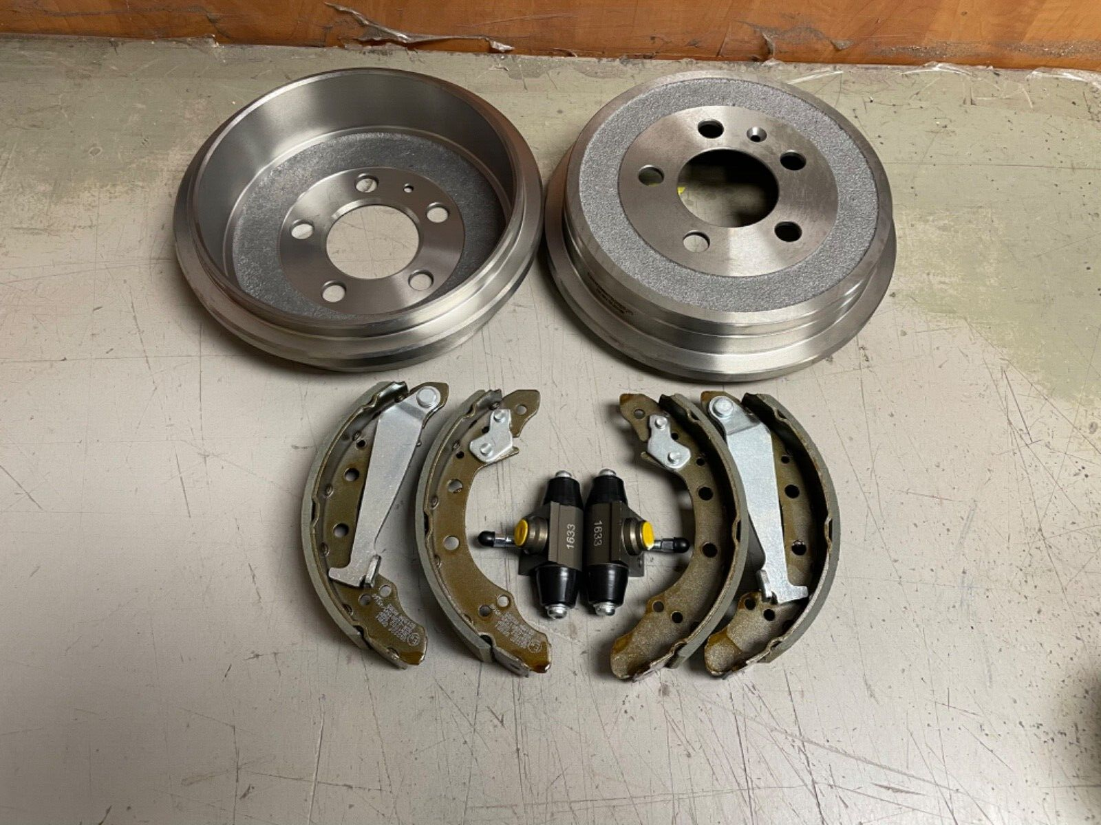 SKODA FABIA POLO CORODBA IBIZA 2 REAR BRAKE DRUMS  BRAKE SHOES CYLINDER 5 STUD