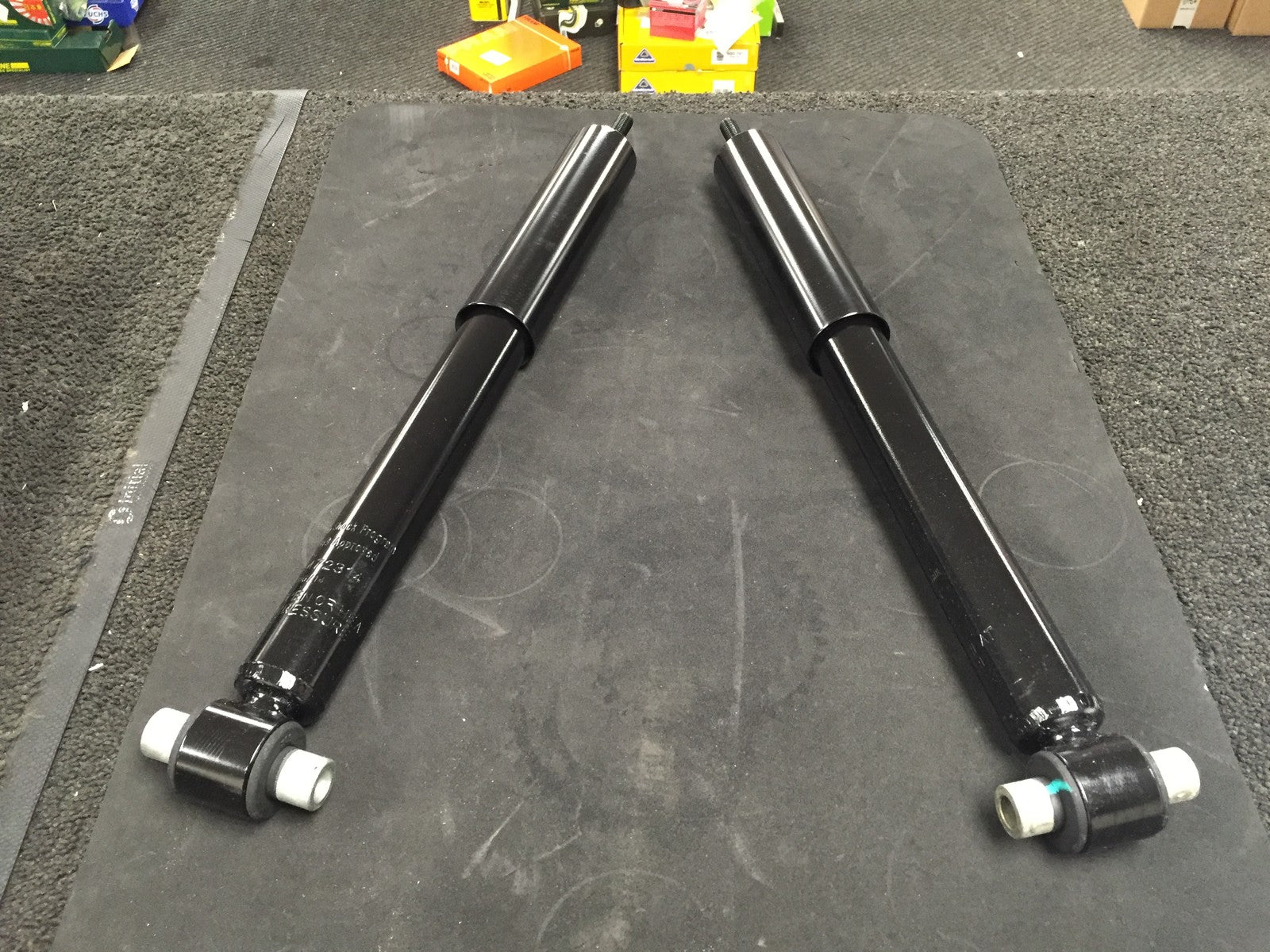 VOLVO S60 2.0 2.0T 2.4 2.4D D5 PAIR REAR SHOCKS ABSORBERS SHOCKERS  SHOCKER