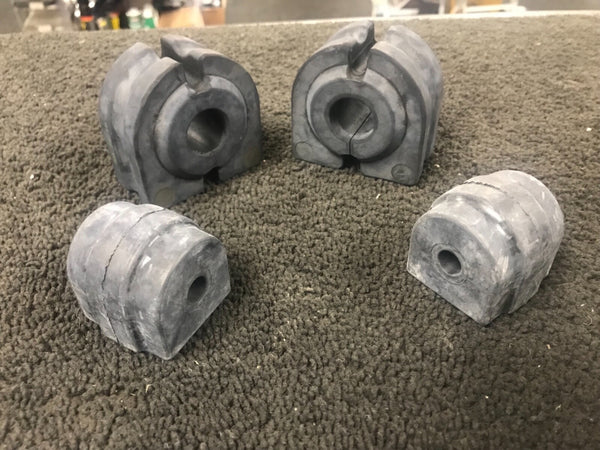 BMW E60 E61 520 523 525 530D 535D FRONT REAR ANTI ROLL BAR BUSHES NEW 