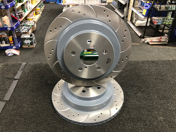 FOR JAGUAR XE 2.0 2015 FRONT CROSS DRILLED GROOVED BRAKE DISC + PADS 316MM 