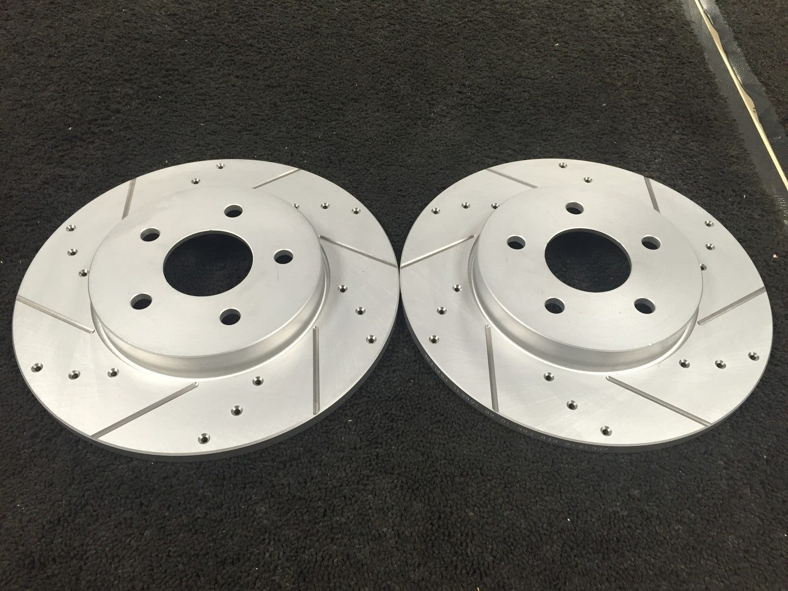 FORD MONDEO MK3 2001-2007 CROSS DRILLED GROOVED REAR BRAKE DISCS PAIR