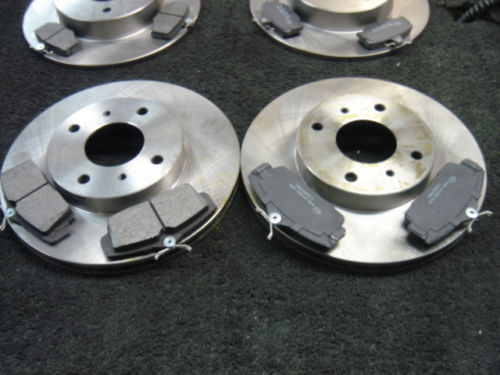 ROVER 200 400 1995-2000 BRAKE DISC BRAKE PADS FRONT VENTED DISCS PADS
