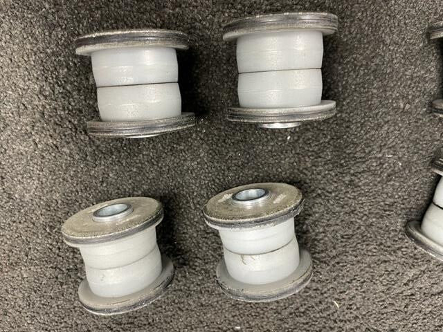 FOR IVECO DAILY MK6 2014ON 2 FRONT UPPER LOWER WISHBONE ARM BUSH KIT