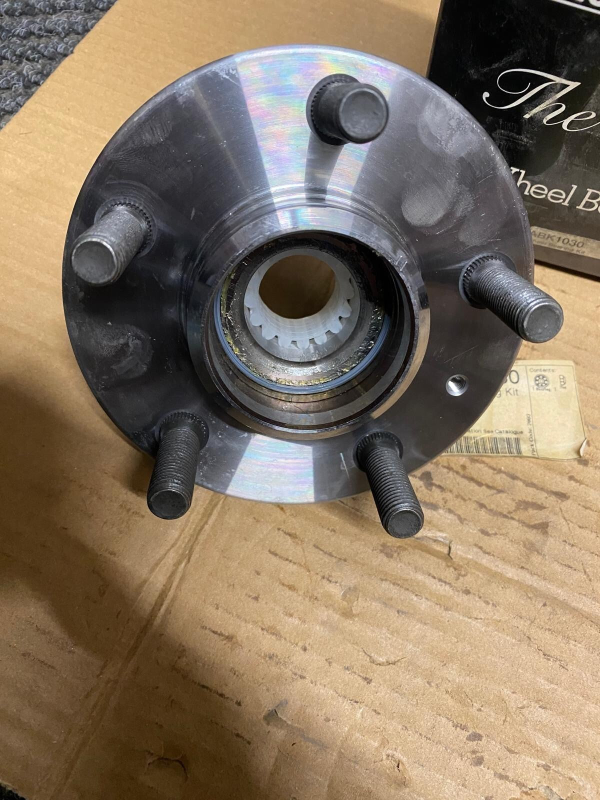 FRONT WHEEL BEARING HUB FITS VOLVO 760 940 2.3 TURBO 1990 ONWARDS