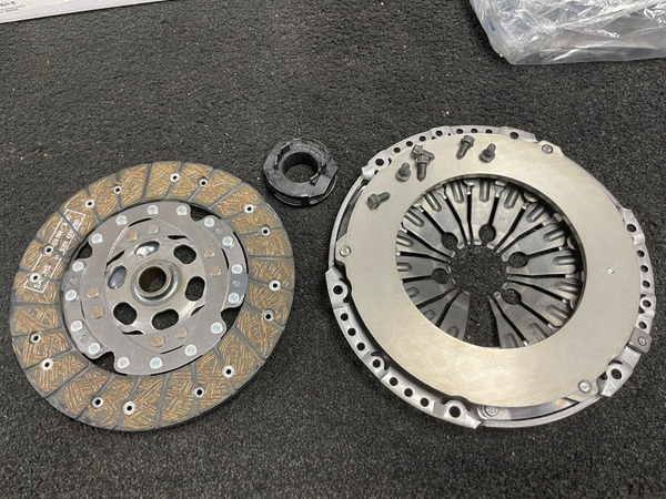 BEETLE 2.0TDI 110 BMT CADDY MAXI LIFE 1.9TDI CLUTCH KIT NEW SACHS