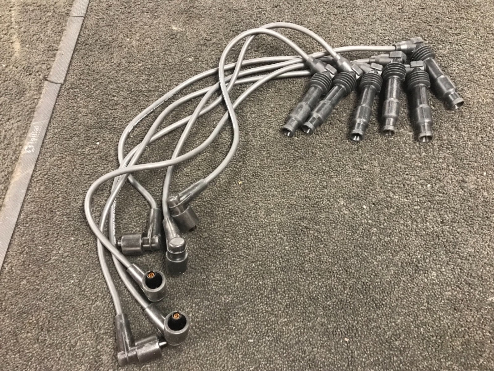 VAUXHALL VECTRA CALIBRA OMEGA 2.5 3.0 IGNITION LEAD SET