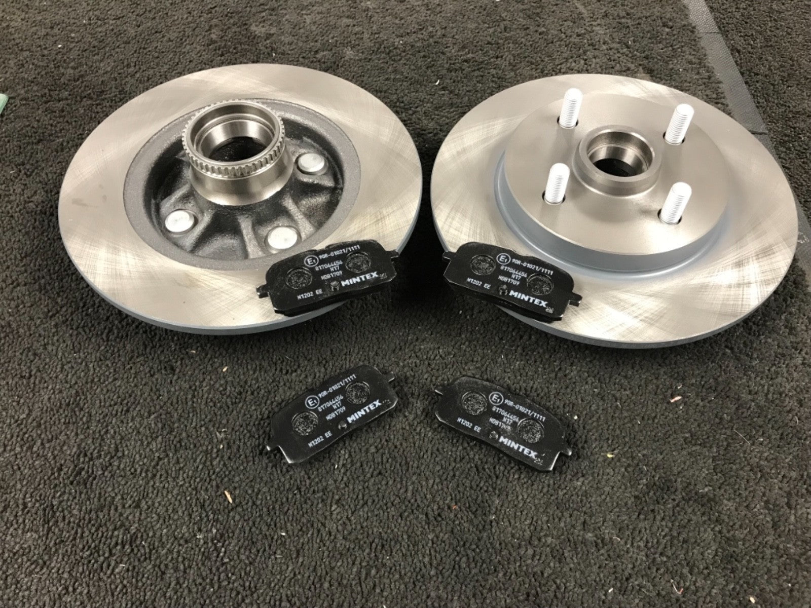 FOR TOYOTA SERA 1.5i  EXY10 REAR BRAKE DISCS &  BRAKE PADS PADS
