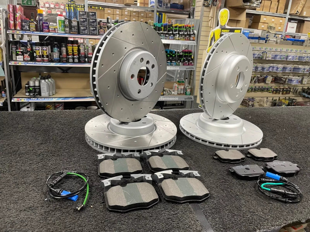 5 SERIES 530D XDRIVE M SPORT BRAKE DISCS DRILLED WITH BRAKE PADS FRONT REAR