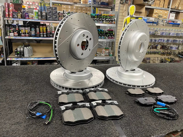 5 SERIES 530D XDRIVE M SPORT BRAKE DISCS DRILLED WITH BRAKE PADS FRONT REAR