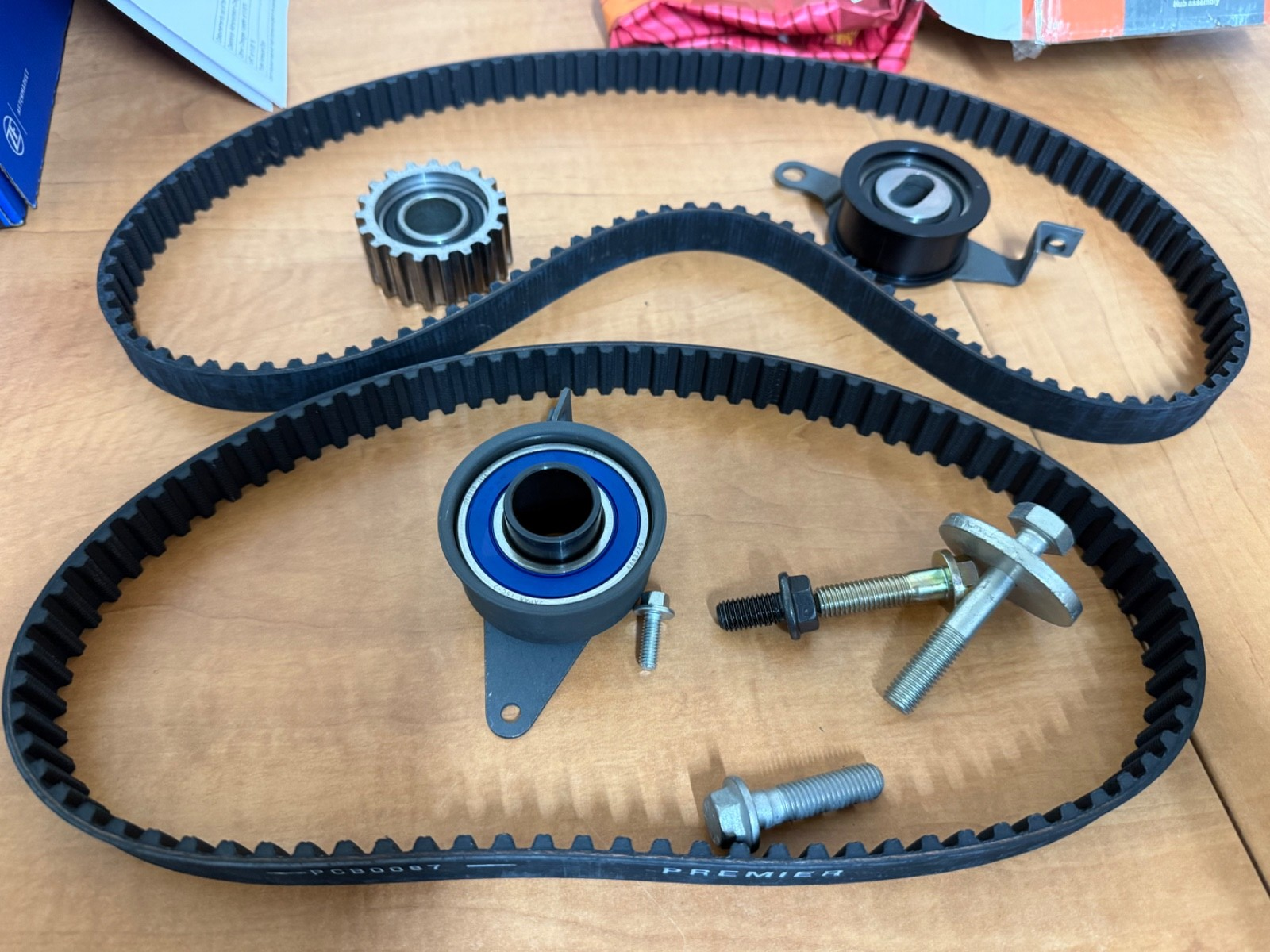 FORD ESCORT 1.8D/TD 1990- 2000  TIMMING AND INJECTION PUMP BELT KIT