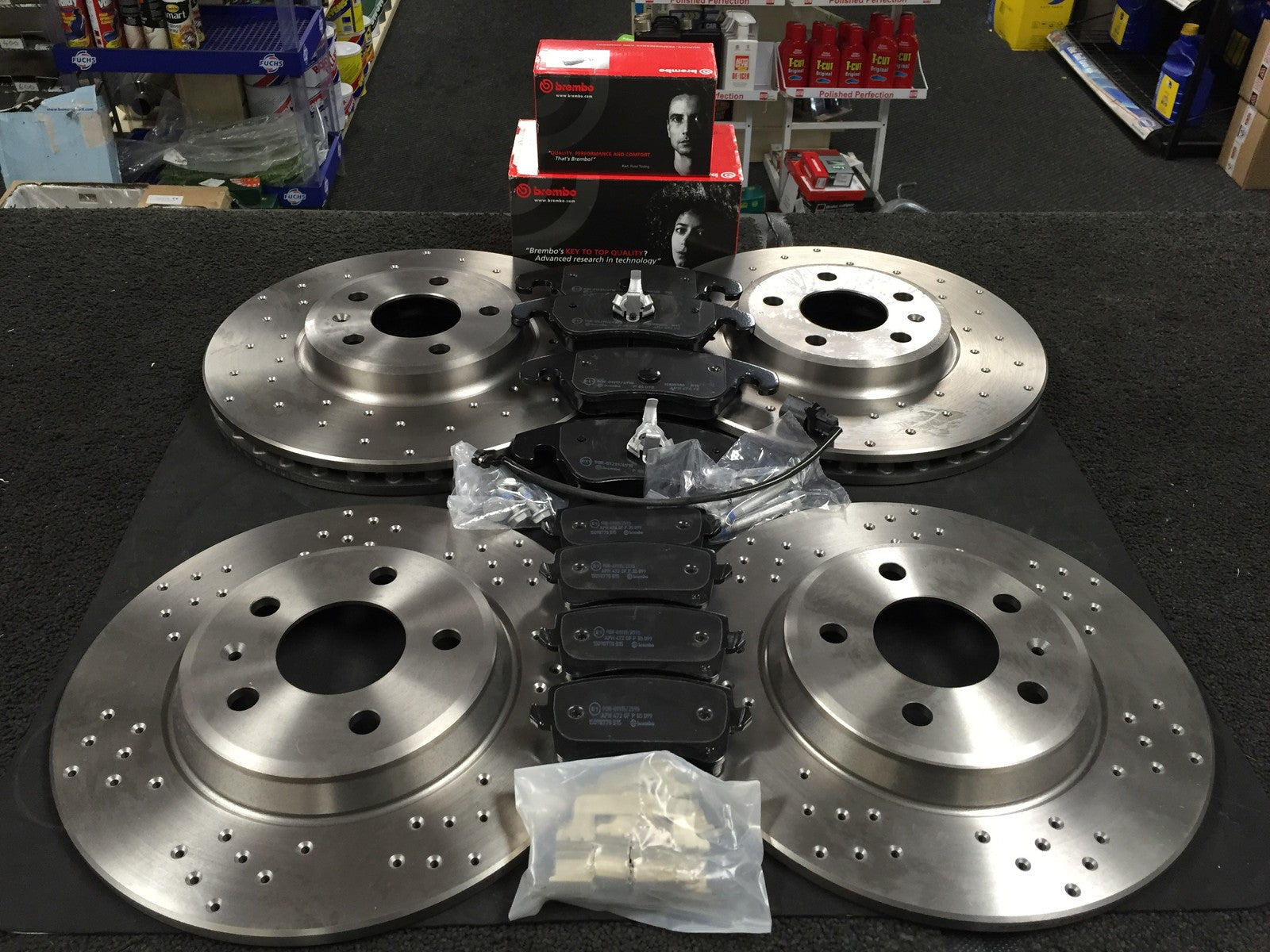 AUDI Q5 S4 S5 3.0 4.2 SPORT CROSS DRILLED FRONT REAR BRAKE DISC BRAKE PADS