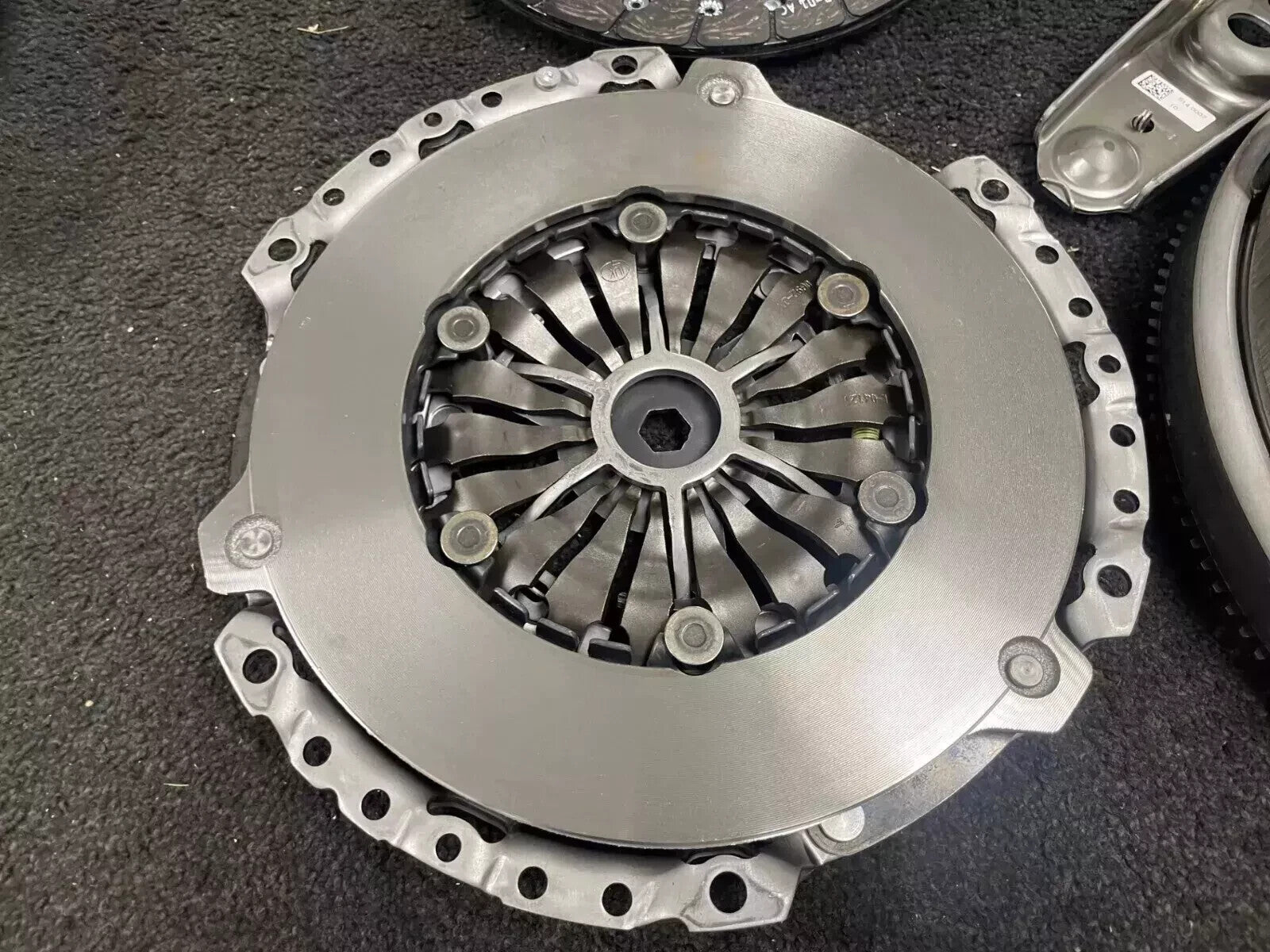 DUAL MASS FLYWHEEL CLUTCH KIT FOR MINI ONE COOPER F55 F56 F57 1.5 1.5D DIESEL