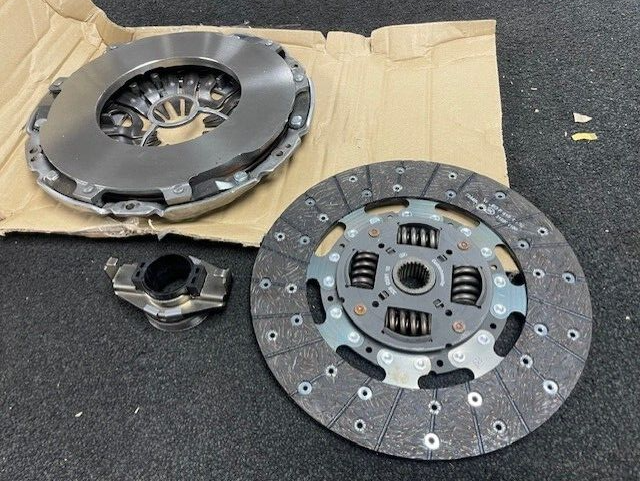 FOR HYUNDAI iL iLoad i800 2.5CRDi 2008-15 3PCE CLUTCH KIT LUK NEW 5 SPEED 280MM