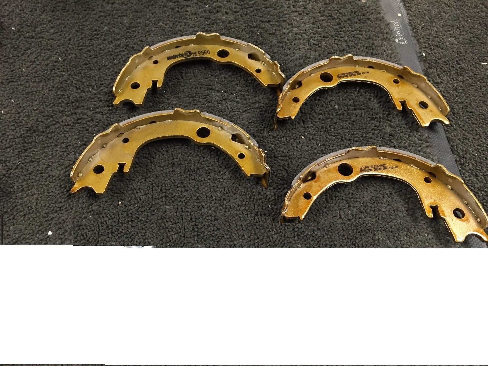 FOR TOYOTA CELICA 1.8VVTI  REAR HANDBRAKE PARKING SHOES NEW 