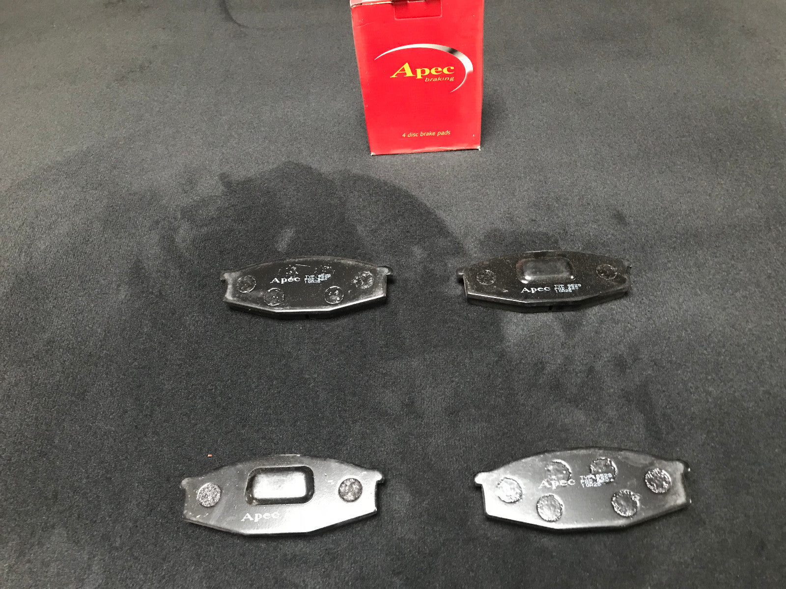 FOR NISSAN PATROL 2.8TD 1982-1989 MITSUBISHI PAJERO 2.6 FRONT APEC BRAKE PAD SET