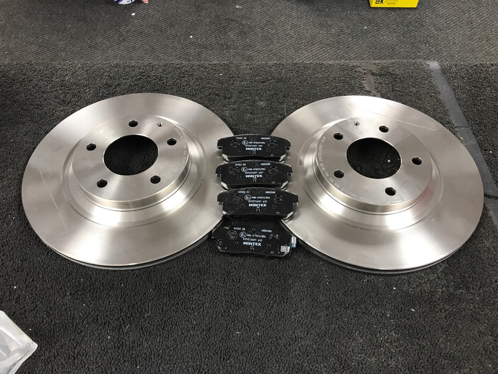 FOR MAZDA RX8 MINTEX REAR BRAKE DISCS MINTEX REAR BRAKE PADS 