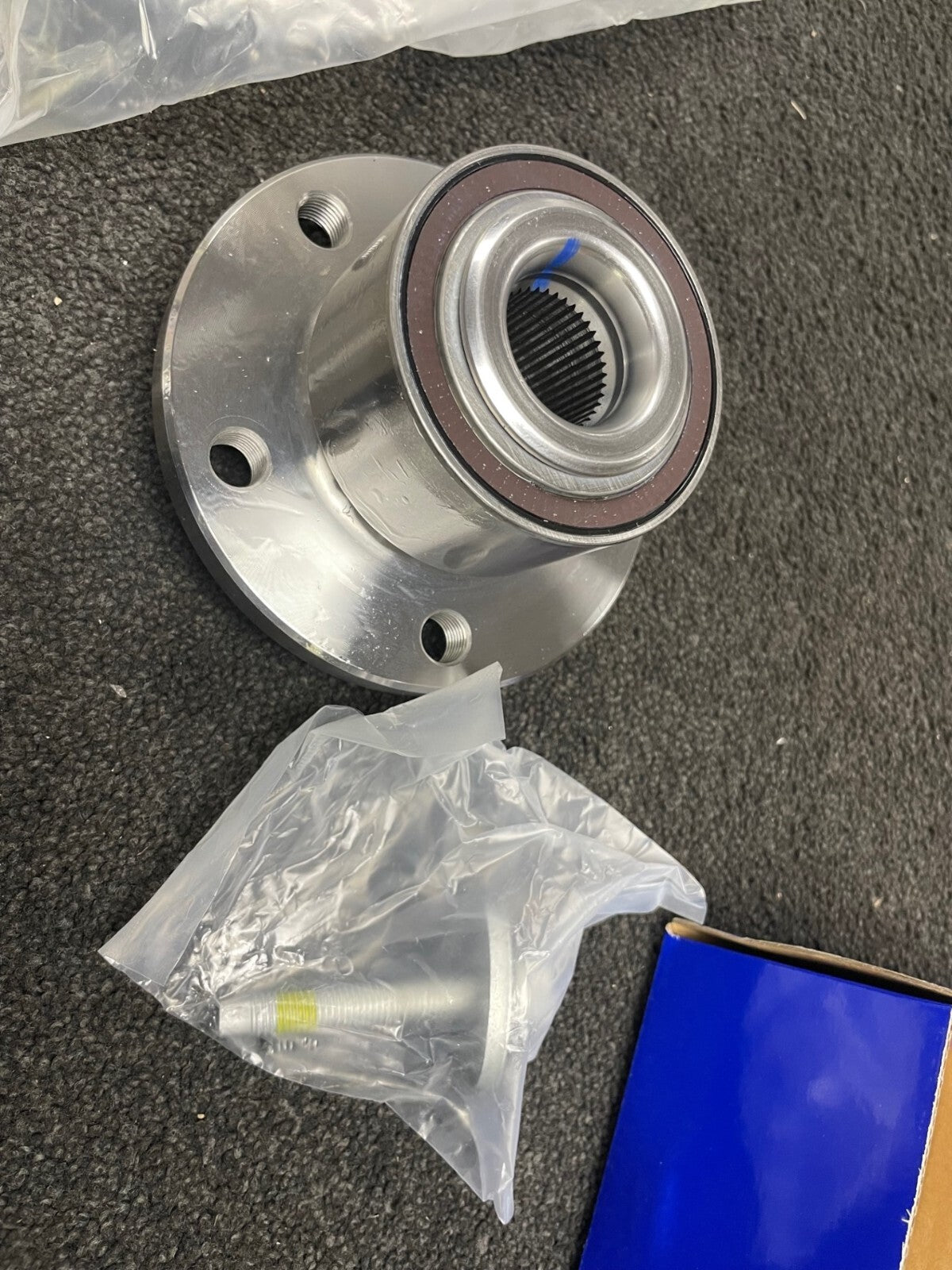 FRONT WHEEL BEARING HUB VOLVO S60 V60 S80 V70 XC60 XC70 D3 D4 T5 D5 T6