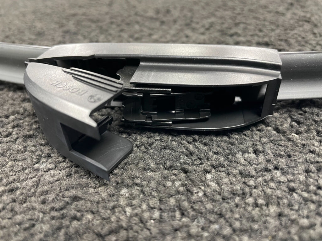 BOSCH SUPER PLUS 1 FRONT WIPER BLADE 28" INCH WINDSCREEN YARIS VITZ