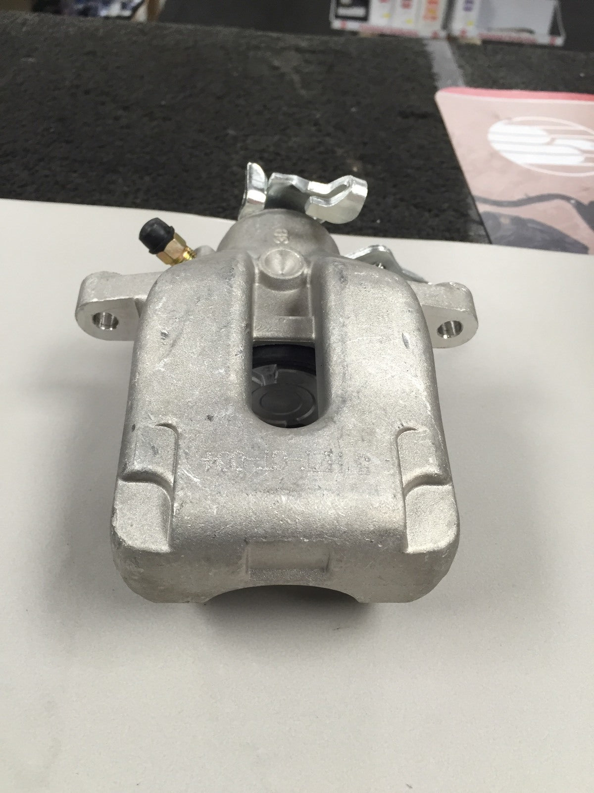 REAR BRAKE CALIPER LH RH NS OS +SLIDER PINS PEUGEOT 208 E-HDI 2012-2015