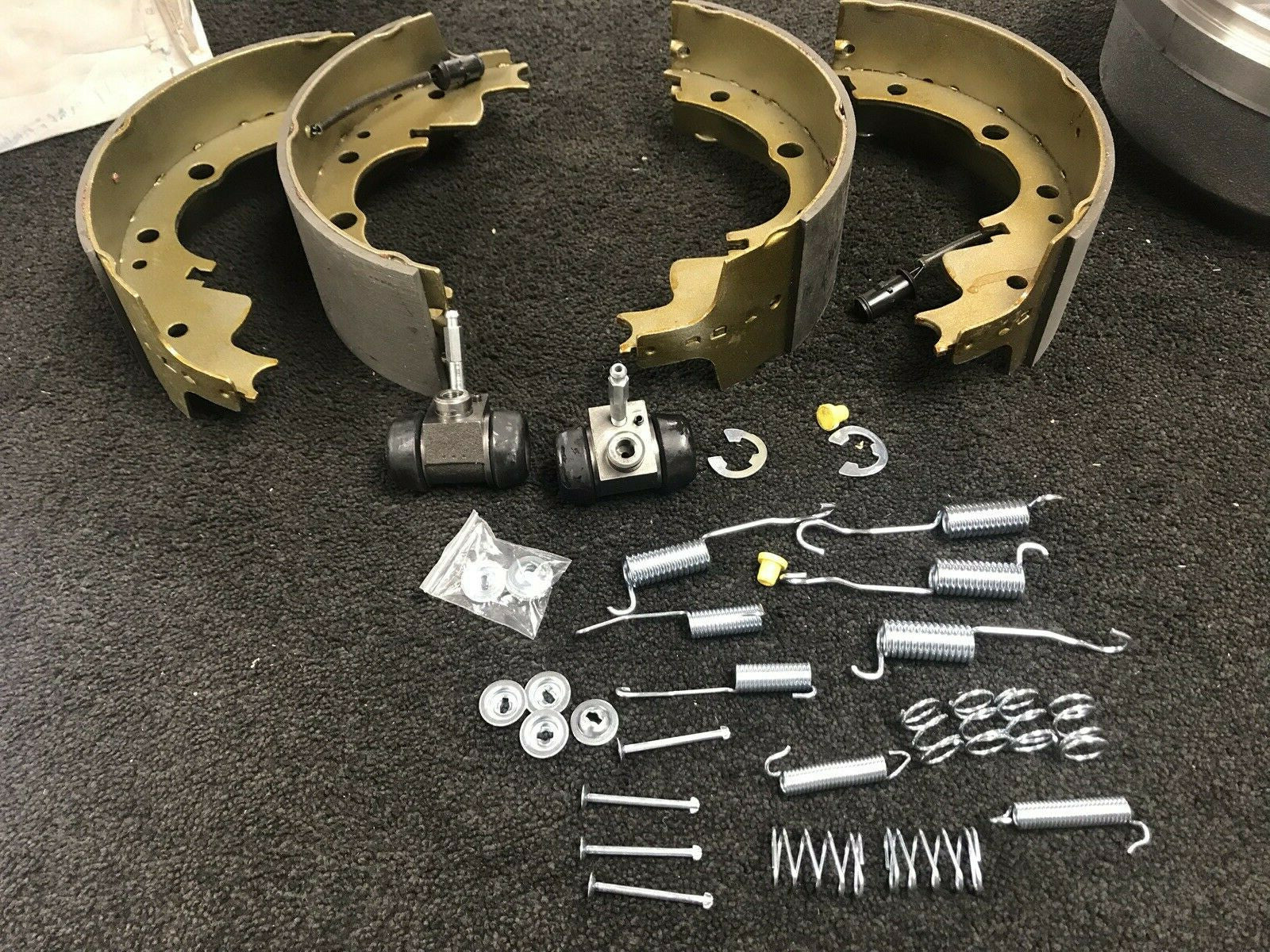 REAR BRAKE DRUMS BRAKE SHOES FITTING KIT WHEEL CYLINDER FOR  IVECO DAILY 85-98