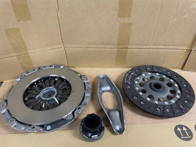 BMW 1 2 3 4 SER  116D 118i 218i 318i F20 F21 F22 F23 F30 F31 CLUTCH KIT LUK